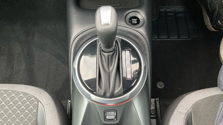 Nissan Juke 1.0 DiG-T N-Connecta 5dr DCT Petrol Hatchback